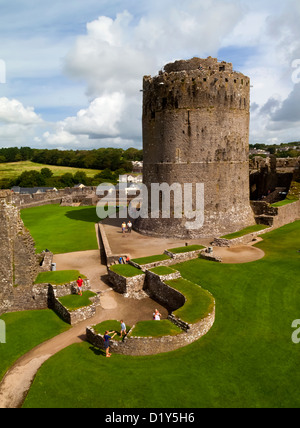 Pembroke Castle ein Norman teilweise zerstörte Gebäude aus Stein gebaut, nach 1189 Pembrokeshire South Wales UK Stockfoto