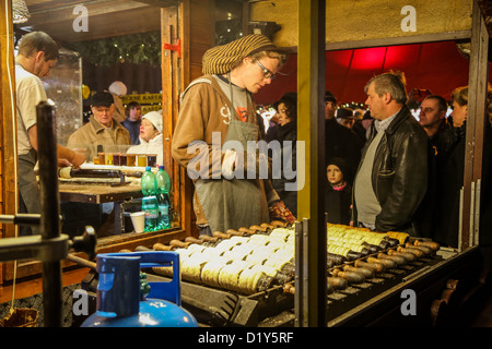 Trdelník Shop, traditionelles Gebäck, Prag, Tschechische Republik Stockfoto