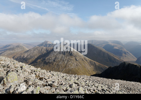 Blick Richtung Buachaille Etive Beag & Buachaille Etive Mor aus Stob Coire Sgreamhach Stockfoto