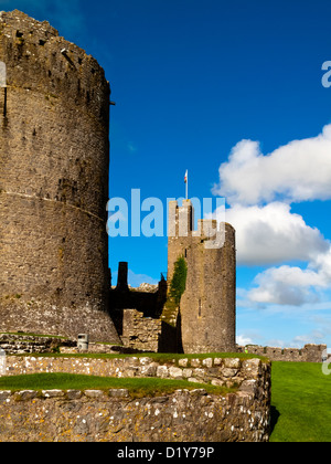 Pembroke Castle ein Norman teilweise zerstörte Gebäude aus Stein gebaut, nach 1189 Pembrokeshire South Wales UK Stockfoto