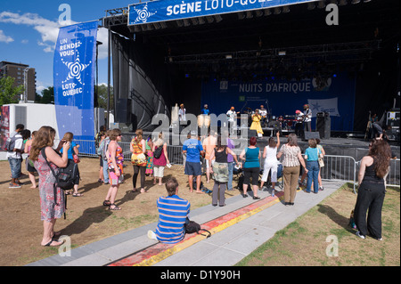 Outdoor-Show in Nuits d ' Afrique Festival in Montreal, Provinz Quebec, Kanada. Stockfoto