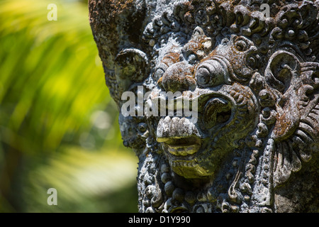 Balinesische Statue in der traditionellen Gärten, Hyatt Regency Sanur, Bali, Indonesien Stockfoto