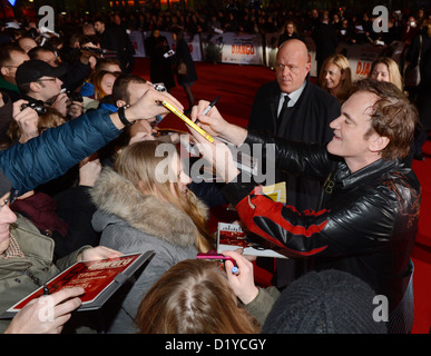 US-Regisseur Quentin Tarantino kommt für die Premiere des neuen Films "Django Unchained" Cinestar-Kinos in Berlin, Deutschland, 8. Januar 2013. Der Film sollte in den deutschen Kinos am 17. Januar 2013 veröffentlicht werden. Foto: Jens Kalaene Stockfoto