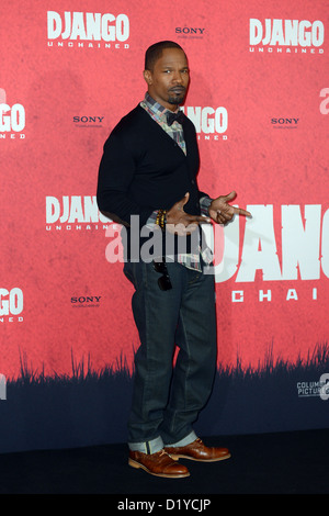 US-Schauspieler Jamie Foxx stellt bei einem Fototermin für seinen neuen Film "Django Unchained" in Berlin, Deutschland, 8. Januar 2013. Der Film soll auf seinem Bildschirm in Deutschland am 17. Januar 2013. Foto: Britta Pedersen Stockfoto