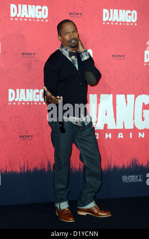 US-Schauspieler Jamie Foxx stellt bei einem Fototermin für seinen neuen Film "Django Unchained" in Berlin, Deutschland, 8. Januar 2013. Der Film soll auf seinem Bildschirm in Deutschland am 17. Januar 2013. Foto: Britta Pedersen Stockfoto