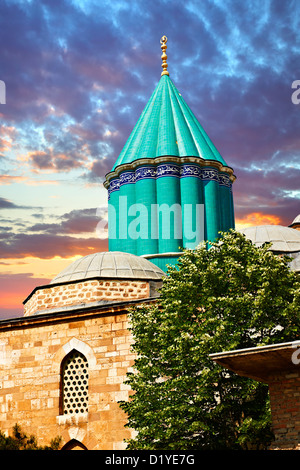 Das Mevlâna Museum, mit der blauen gewölbten Mausoleum von Dschalal Ad-Din Muhammad Rumi, Konya Türkei Stockfoto