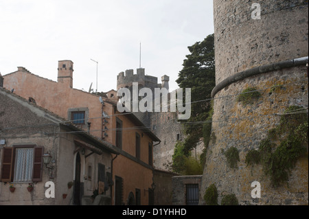 Ansicht des Castello Orsini-Odelscalchi, Bracciano, in der Nähe von Rom, Italien. Stockfoto