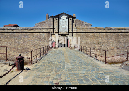 Eingang der Zitadelle von Port-Louis im Département Morbihan in der Bretagne im Nordwesten Frankreichs Stockfoto
