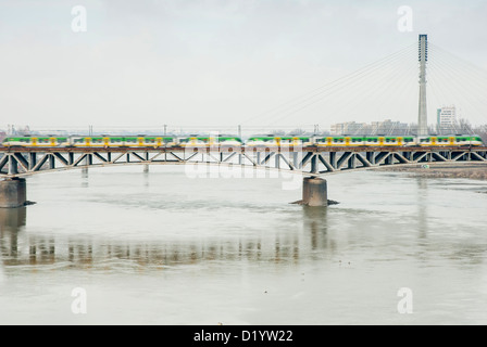 Fusse Brücke über den Fluss virtueller, Warschau, Polen. Stockfoto