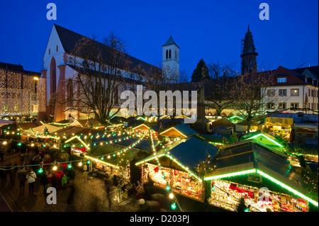 Christmas Market, Freiburg Im Breisgau, Schwarzwald, Baden-Württemberg, Deutschland Stockfoto