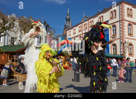 Ostermarkt in St. Wendel mit der Band Trio Grande - sterben Huehner, Saarland, Deutschland, Europa Stockfoto