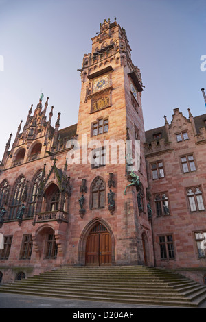 Blick auf St. Johanner Rathaus am Morgen, Nauwieser Viertel, Saarbrücken, Saarland, Deutschland, Europa Stockfoto