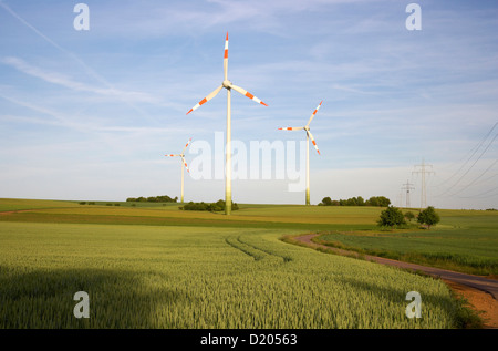 Agrarlandschaft mit Windräder in der Nähe von Bueschdorf, Saarland, Deutschland, Europa Stockfoto