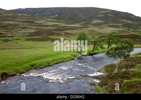 Glenshee, UK, Landschaft mit Fluss in den schottischen Highlands Stockfoto