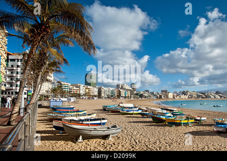 Boote am Strand in der Sonne, Playa de Las Canteras, Las Palmas, Gran Canaria, Kanarische Inseln, Spanien, Europa Stockfoto