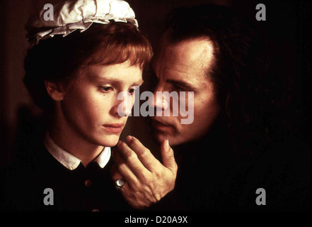 Mary Reilly Mary Reilly Julia Roberts, John Malkovich Mary Reilly (Julia Roberts) ist Froh, als Sie Eine Anstellung als Stockfoto