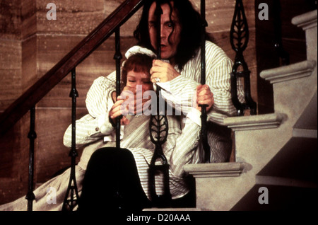 Mary Reilly Mary Reilly Mary Reilly (Julia Roberts), Mr. Hyde (John Malkovich) *** lokalen Caption *** 1995 Tristar Pictures Stockfoto