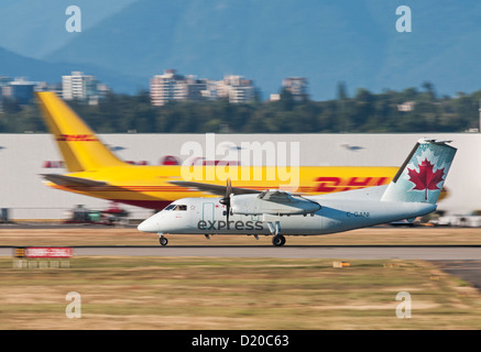 Air Canada Express (Jazz Luft) Dash-8 auf ausziehen aus Vancouver International Airport. Stockfoto