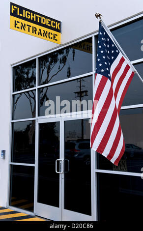 9. Januar 2013 - Anaheim, Kalifornien, USA - vor dem Eingang im Flightdeck, einen Flug Simulation center in der Nähe von Disneyland verfügt über neun Kampfjet-Simulatoren und einem kommerziellen Boeing 737-700 Simulator. (Kredit-Bild: © Brian Cahn/ZUMAPRESS.com) Stockfoto