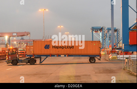 Der Container terminal Altenwerder (CTA) im Hafen von Hamburg, Deutschland, 28. November 2012 gesehen wird. Stockfoto