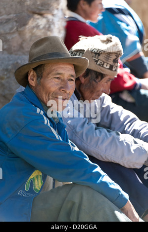 Child Welfare Organisation Plan unterstützt Menschen indigener Herkunft in der Region von Cusco, Peru. 722 Familien in 43 Gemeinden erhalten Zugang zu Kredit-Programme, Menschen aus der extremen Armut zu bringen. Es gibt auch Schulungen für die Zucht von Tieren. Stockfoto