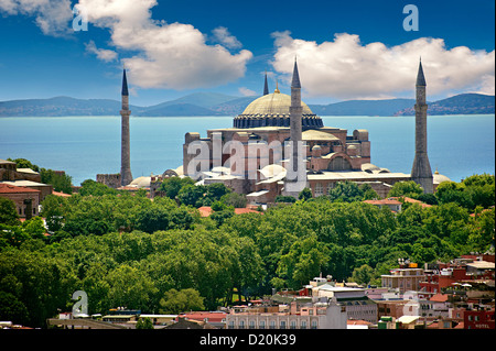 Das äußere des 6. Jahrhunderts byzantinischen (oströmischen) Hagia Sophia (Ayasofya) von Kaiser Justinian gebaut. Istanbul-Türkei Stockfoto