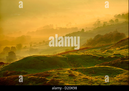 Sonnenaufgang über dem Rosedale betrachtet aus Schornstein Bank, North Yorks National Park, North Yorkshire, England Stockfoto