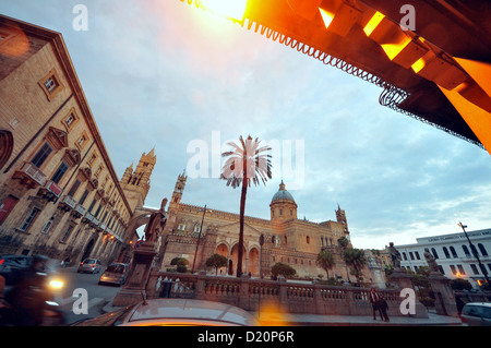 An der Kathedrale, Piazza Pretoria, Palermo, Sizilien, Italien Stockfoto