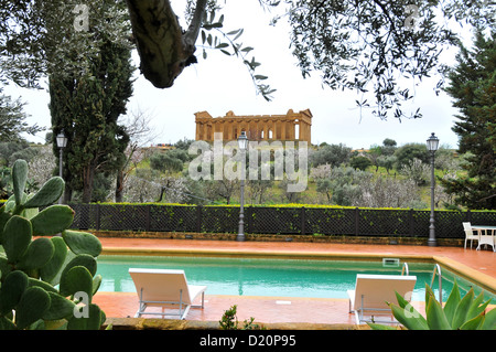 Tempel der Concordia im Tal der Tempel in Agrigent, Provinz Agrigent, South Coast, Sizilien, Italien Stockfoto