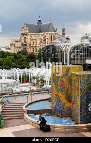Forum des Halles und Kirche St. Eustache, Paris, Frankreich, Europa Stockfoto