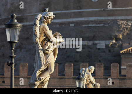 Statuen am Ponte Sant ' Angelo, Brücke des Hadrian, Rom, Latium, Italien Stockfoto