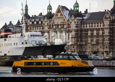 Wasser-Bus, Taxi, Fähre, Bus, Kopenhagen, Dänemark, Europa Hafen. Stockfoto