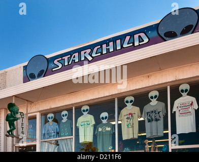 Space alien Thema Geschenkeladen in Roswell, New Mexico, USA Stockfoto