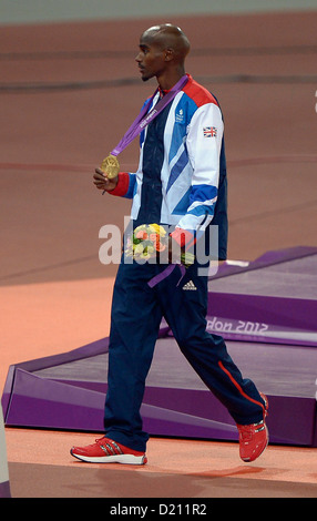 Mo Farah (GBR, Großbritannien) mit seiner Goldmedaille. Leichtathletik Stockfoto