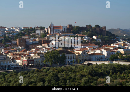 Silves, Stadt und Moorisch Festung auf einem Hügel, Algarve, Portugal, Europa Stockfoto