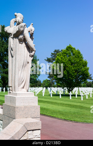 Frankreich, Normandie, Colleville Sur Mer, eine Statue in den amerikanischen Soldatenfriedhof des zweiten Weltkriegs. Stockfoto