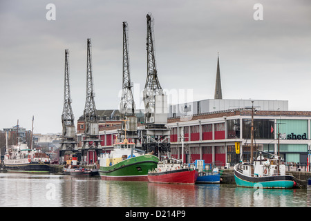 Boote vertäut am Princes Wharf in Bristol Hafen, Stadt Bristol, England, UK Stockfoto