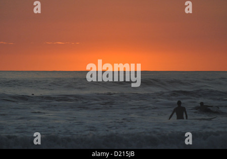 Santa Teresa, Costa Rica, Sonnenuntergang am Strand Stockfoto