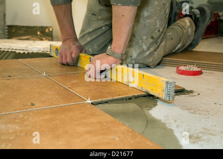 Posen, Polen, Handwerker tile Sets für die Renovierung einer Wohnung Stockfoto