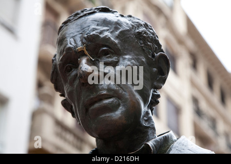 Woody Allen-Skulptur in Oviedo Asturain Bildhauers Vicente Menéndez-Santarúa - Oviedo, Asturien, Spanien Stockfoto