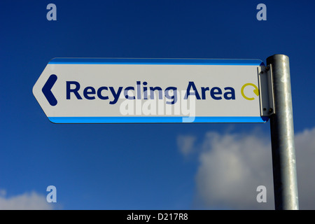 Recycling-Bereich Wegweiser. Whitehaven, Cumbria, England, Vereinigtes Königreich, Europa. Stockfoto