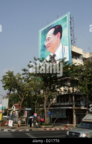 Porträt von Thailand König Bhumibol Adulyadej in Bangkok, Thailand Stockfoto