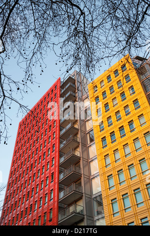 Die bunten Central Saint Giles Gebäude London entworfen vom italienischen Architekten Renzo Piano, sein erstes Werk in Großbritannien Stockfoto