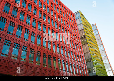 Die bunten Central Saint Giles Gebäude London entworfen vom italienischen Architekten Renzo Piano, sein erstes Werk in Großbritannien Stockfoto