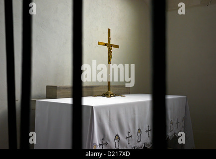 Wroclaw, Polen, goldenen Kreuz in einer abgesperrten Seitenkapelle der Kirche Elizabeth Stockfoto