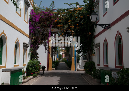 Malerischen Seitenstraßen rund um das Hafengebiet in Puerto Mogan, Gran Canaria. Stockfoto