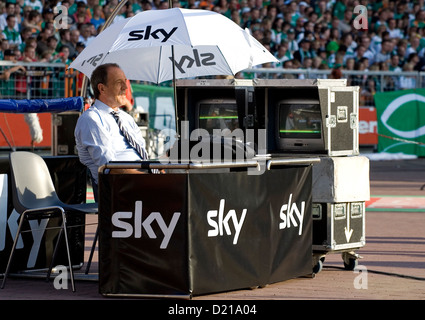 Bremerhaven, Deutschland, ein Reporter der Pay TV-Sender Sky Stockfoto