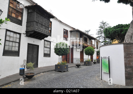 Eine Straße in Icod de Los VInos, nördlich von der Insel Teneriffa. Stockfoto