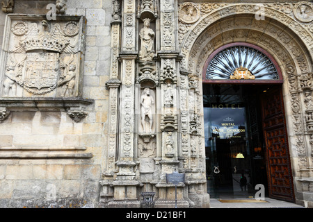 Eingang des 5-Sterne-Hostal de Los Reyes Catolicos / Dos Reis Catolicos, Santiago De Compostela, Galicien, Spanien Stockfoto