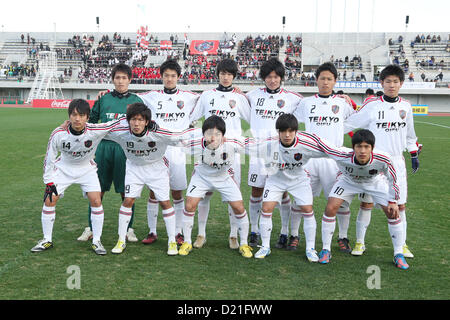 Teikyo-Dai Kani Gruppe Mannschaftsaufstellung, 31. Dezember 2012 - Fußball / Fußball: 91. All Japan High School Fußballturnier erste Runde Spiel Sagamihara-Asamizo-Park-Stadion in Kanagawa, Japan. (Foto von Kenzaburo Matsuoka/AFLO)<br>Taro Sugimoto #8, Shohei Mishima #10 Stockfoto